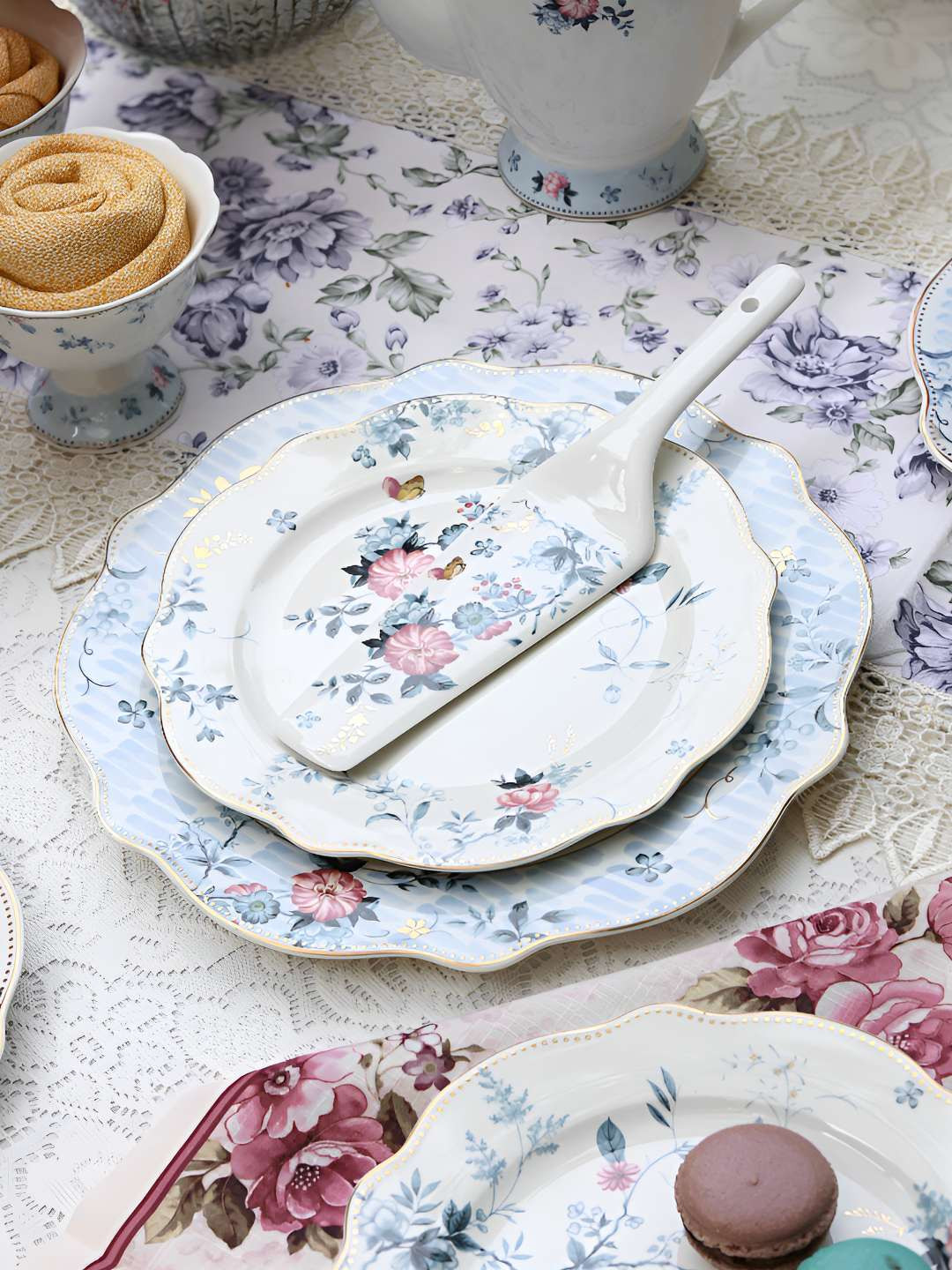 vigneto Spring Meadows 8 Pcs Snack Set with 1 Serving Plate, 6 Quarter Plates, 1 Server