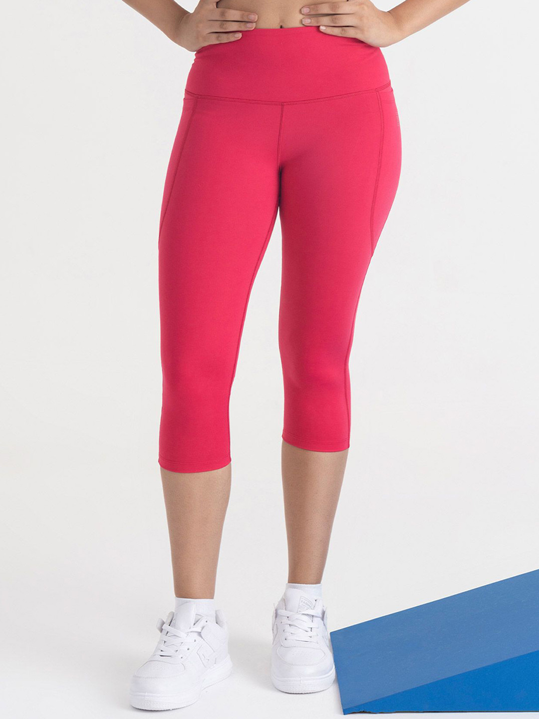 Hunnit Women Zen 3/4 High Rise Stretchable Dry Fit Activewear Workout Capri Leggings