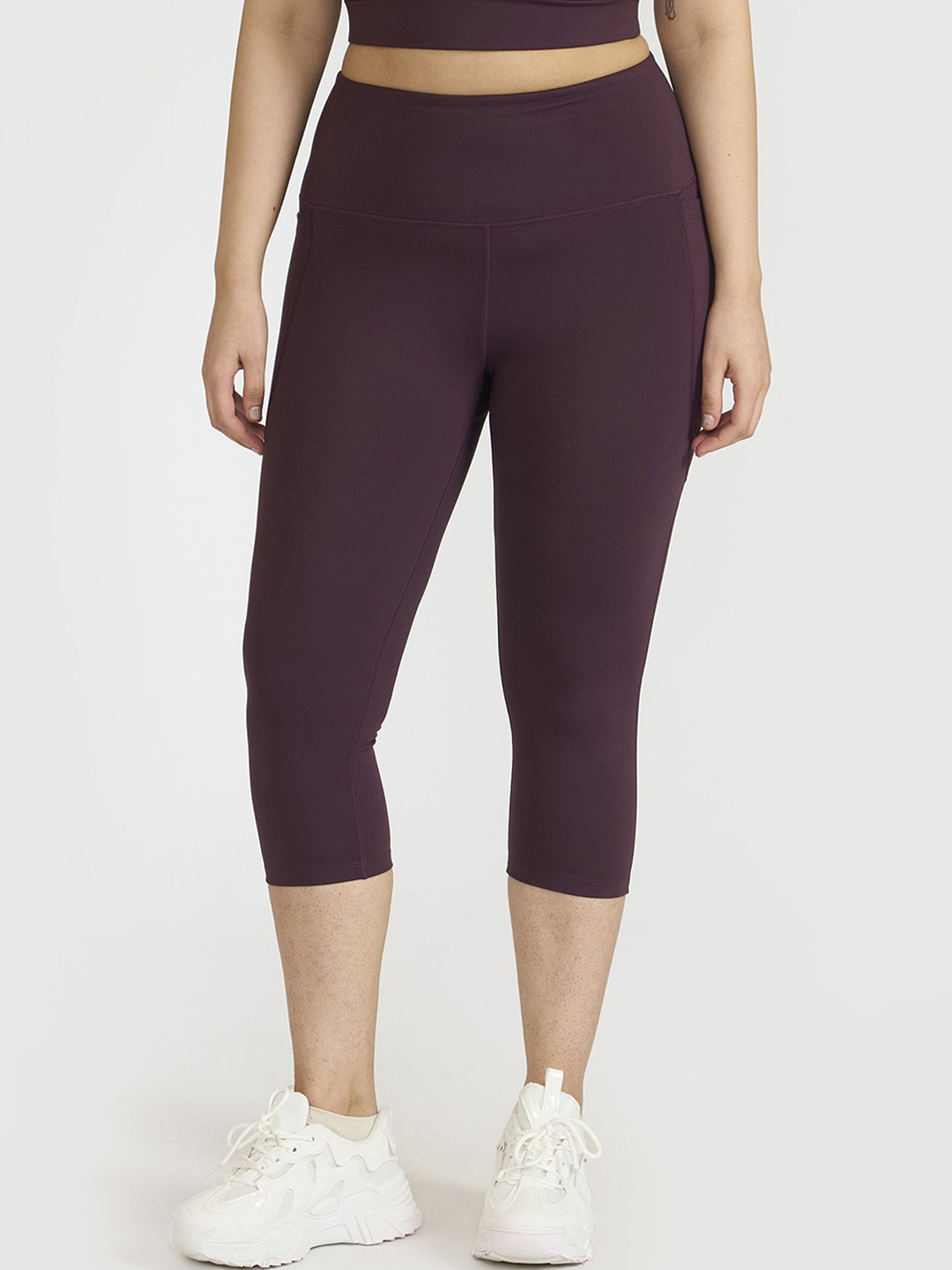 Hunnit Women Zen 3/4 High Rise Stretchable Dry Fit Activewear Workout Capri Leggings