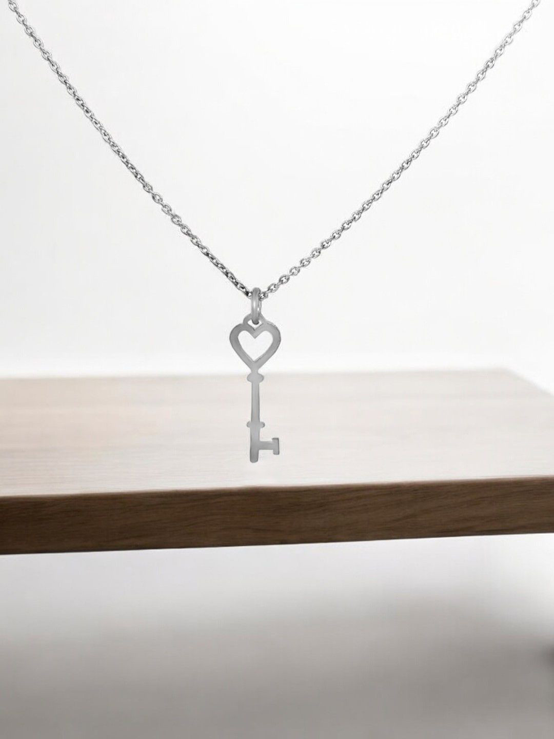 DressBerry Girls 925 Sterling Silver Love Key Pendant with Chain