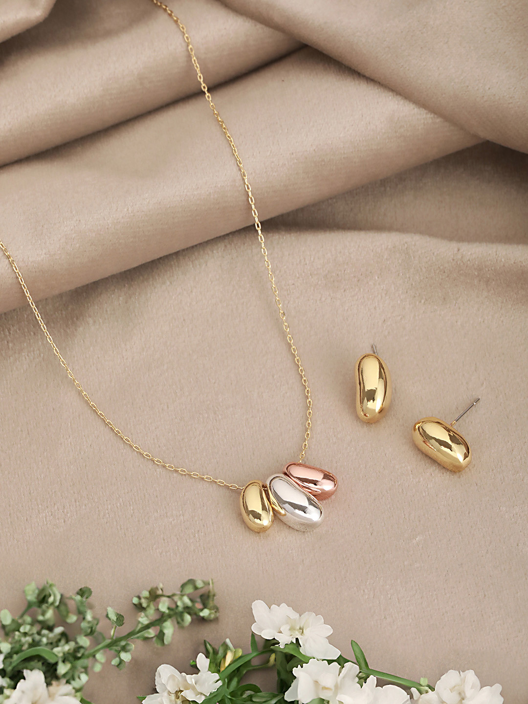 SARAF TRENDZ Anti-tarnish Gold Plated Stainless Steel Dome Shaped Locket Jewellery Set