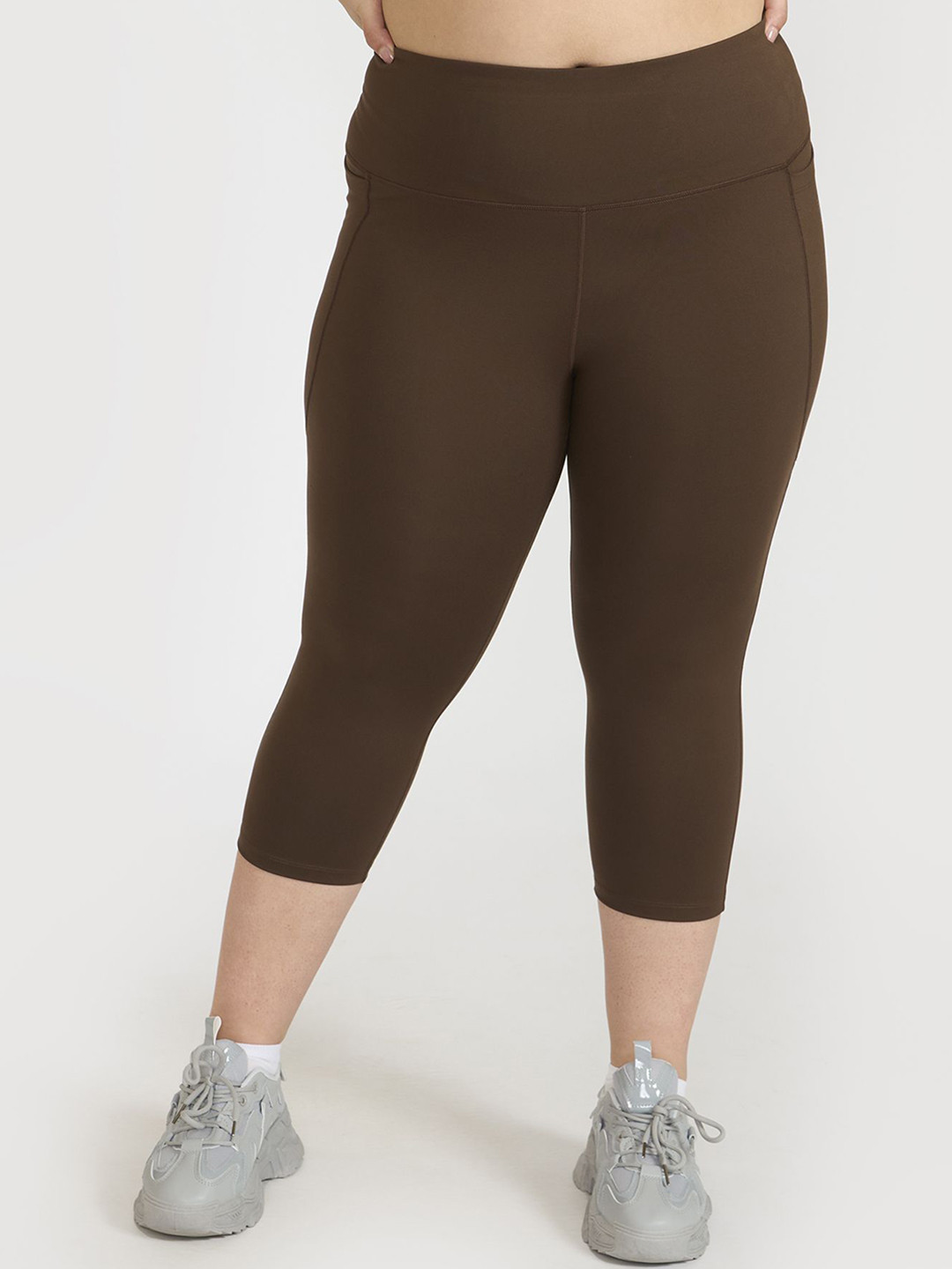 Hunnit Women Zen 3/4 High Rise Stretchable Dry Fit Activewear Workout Capri Leggings
