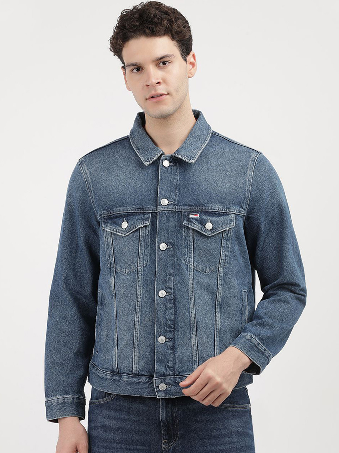 Tommy Hilfiger Men Cotton Long Sleeves Washed Outdoor Denim Jacket with Patchwork