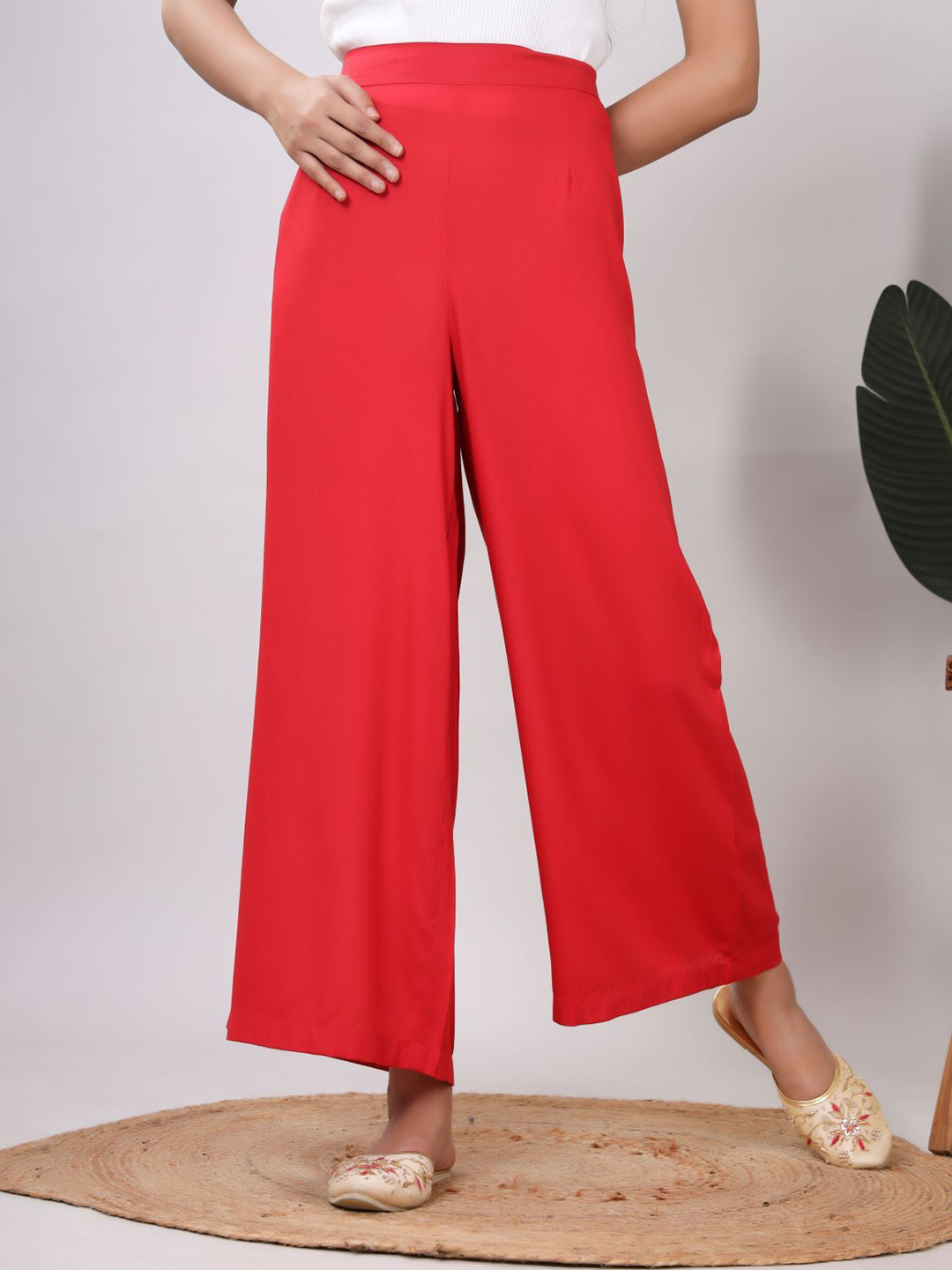 Chandbaali Women Solid Knitted Palazzos