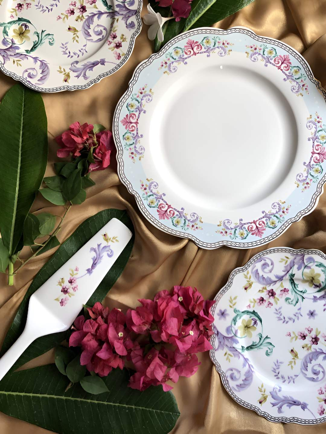 vigneto Purple Flower 8 Pcs Snack Set with 1 Dinner Plate, 6 Quarter Plates, 1 Server
