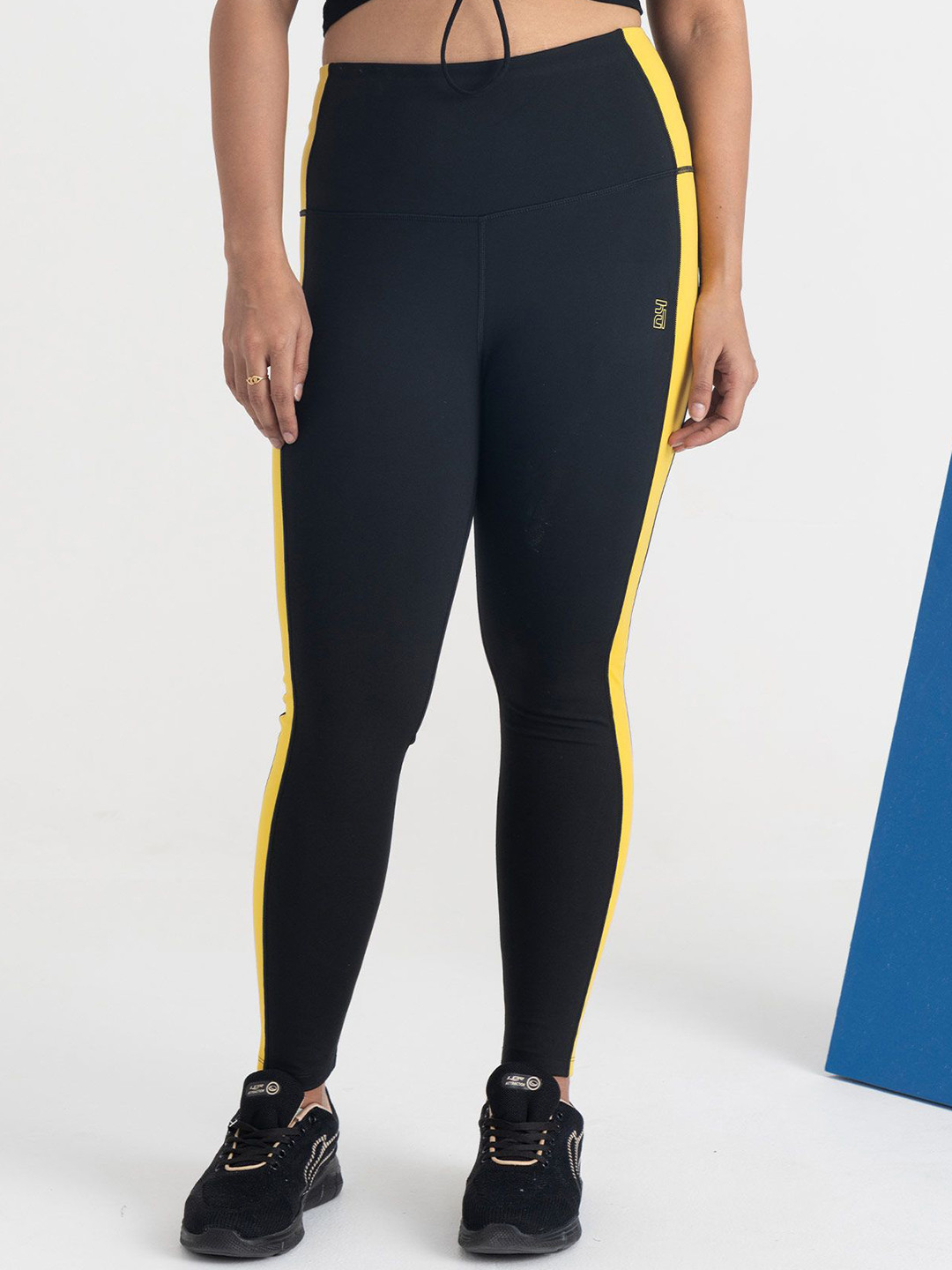 Hunnit Women Epic Pop Squat Proof High Rise Stretchable Activewear Workout 7/8 Leggings