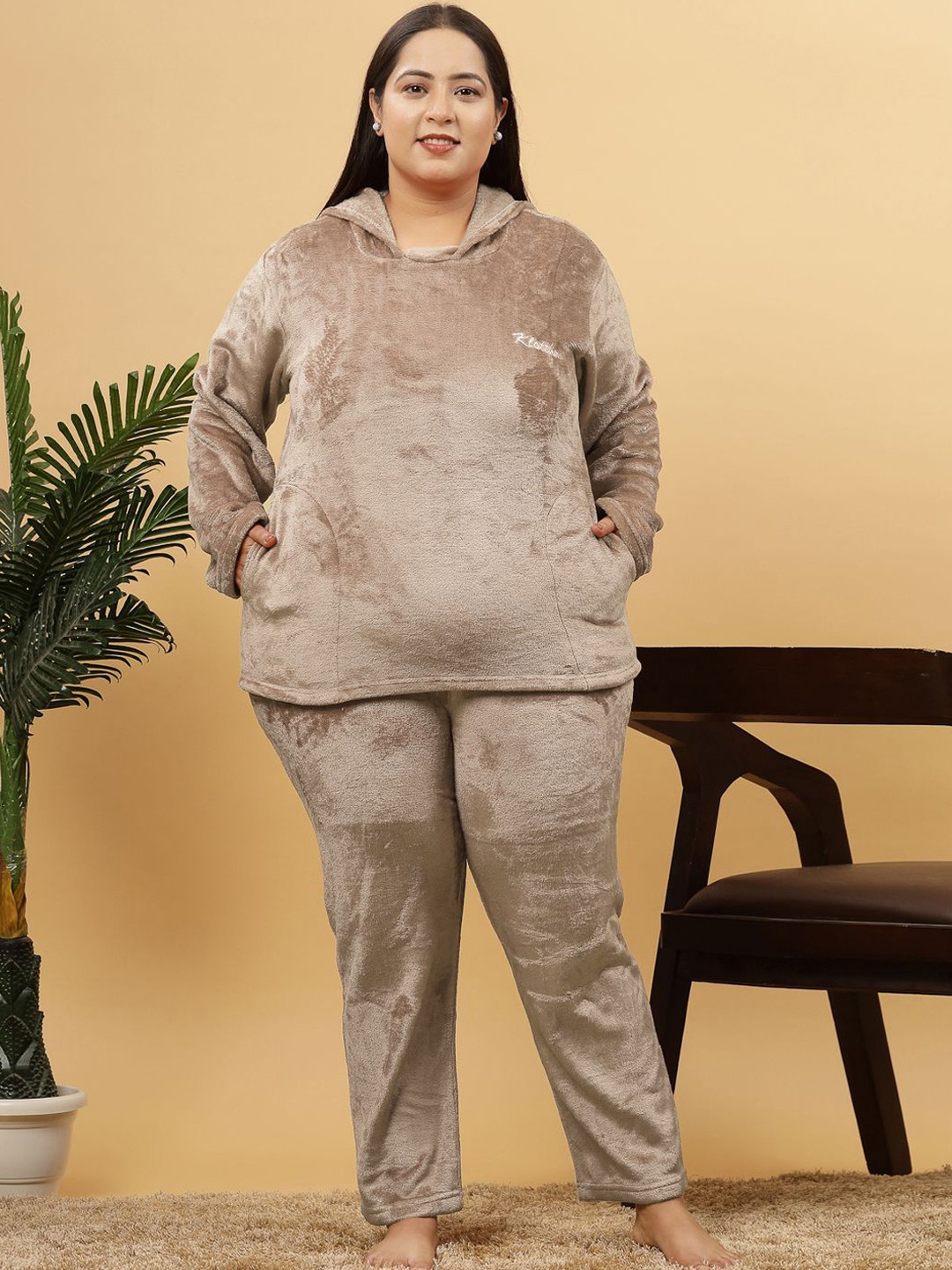 Women Beige Solid Round Neck Plus Size Hooded Woolen Night Suit