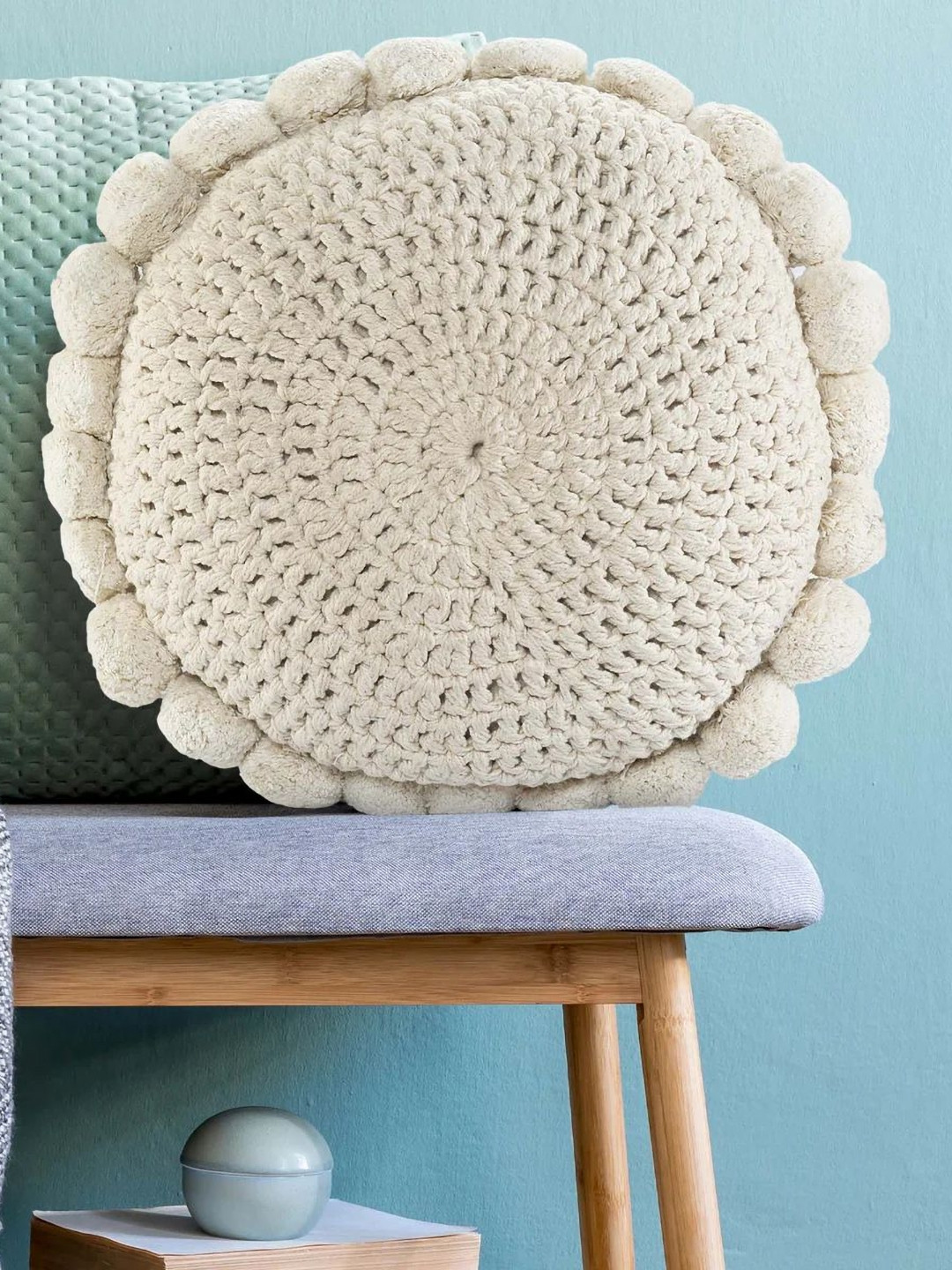 SASHAA WORLD White Round Cushion Covers
