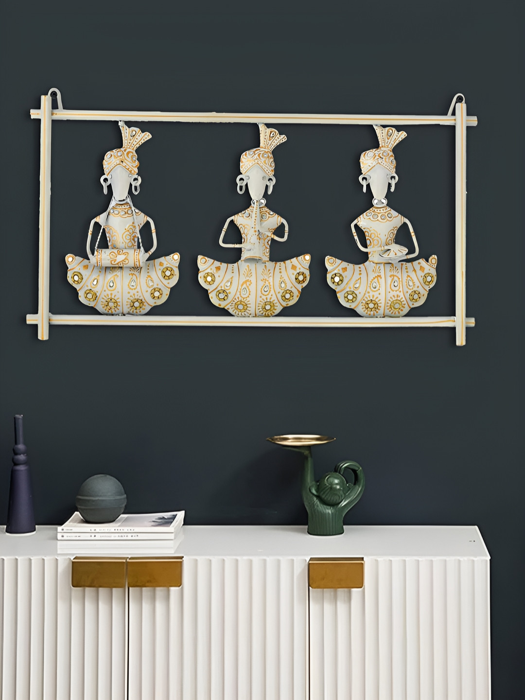 Aapno Rajasthan 3 Male Rajasthani Musicians Metal Glossy Hall Spiritual Wall Decor-10.6In