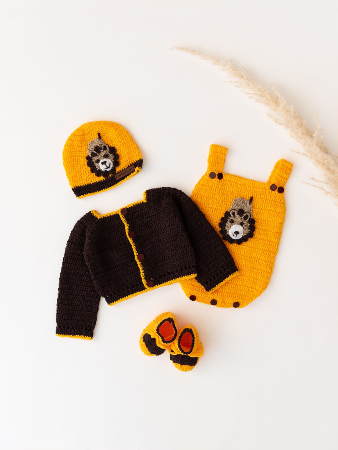 The Original Knit Kids 4-Pcs Acrylic Lion Design Baby Apparel Gift Set