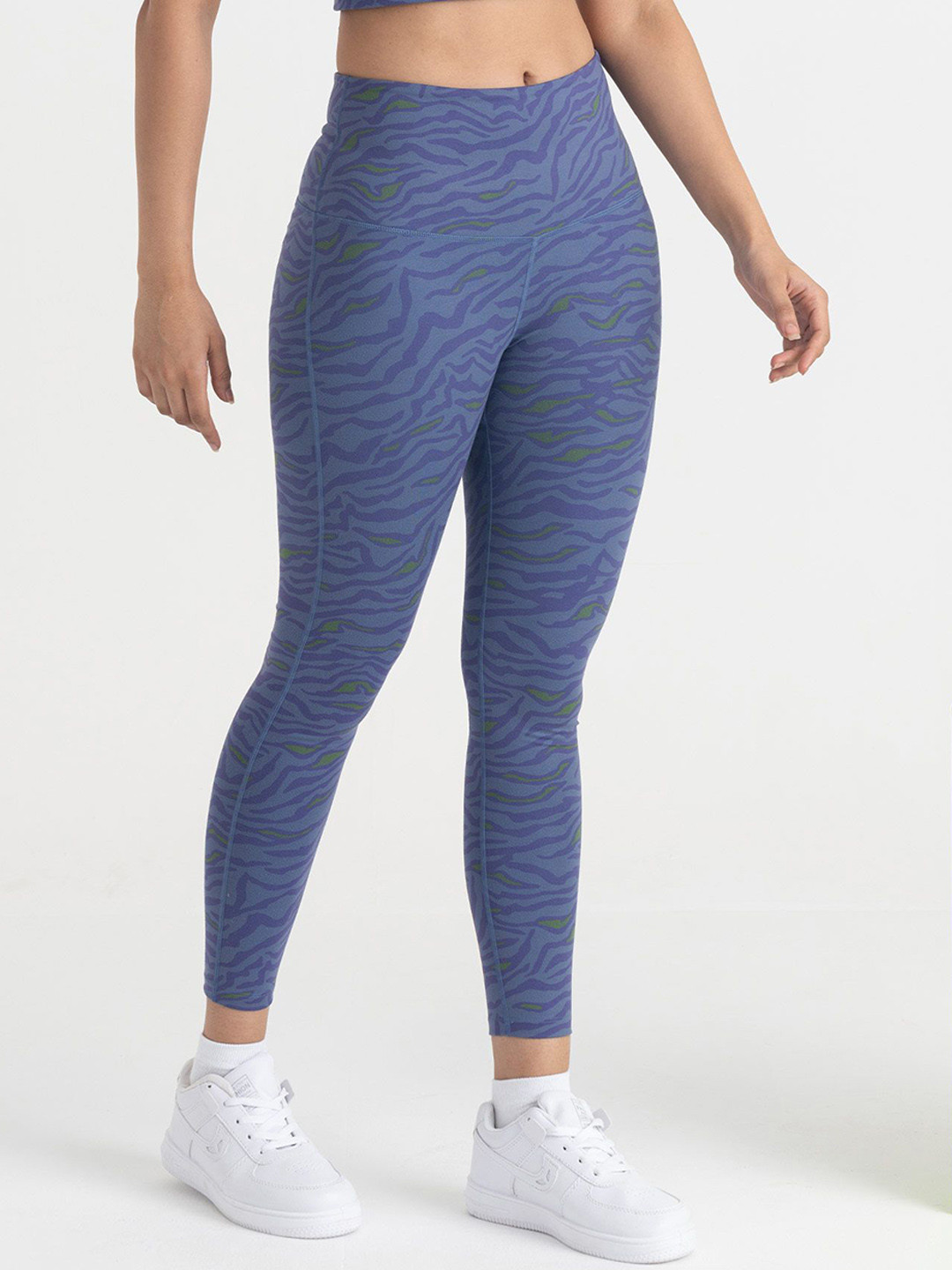 Hunnit Women Safari Chic Regular Fit High Waist Ankle Leggings for Workout and Sports