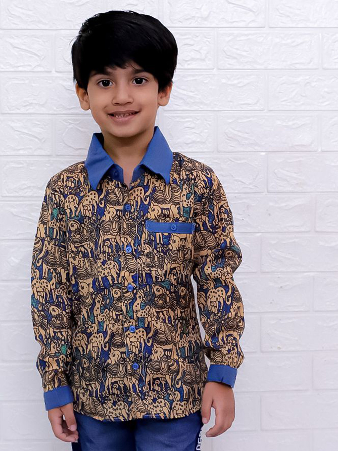 Twisha Boys Standard Spread Collar Abstract Printed Casual Shirt