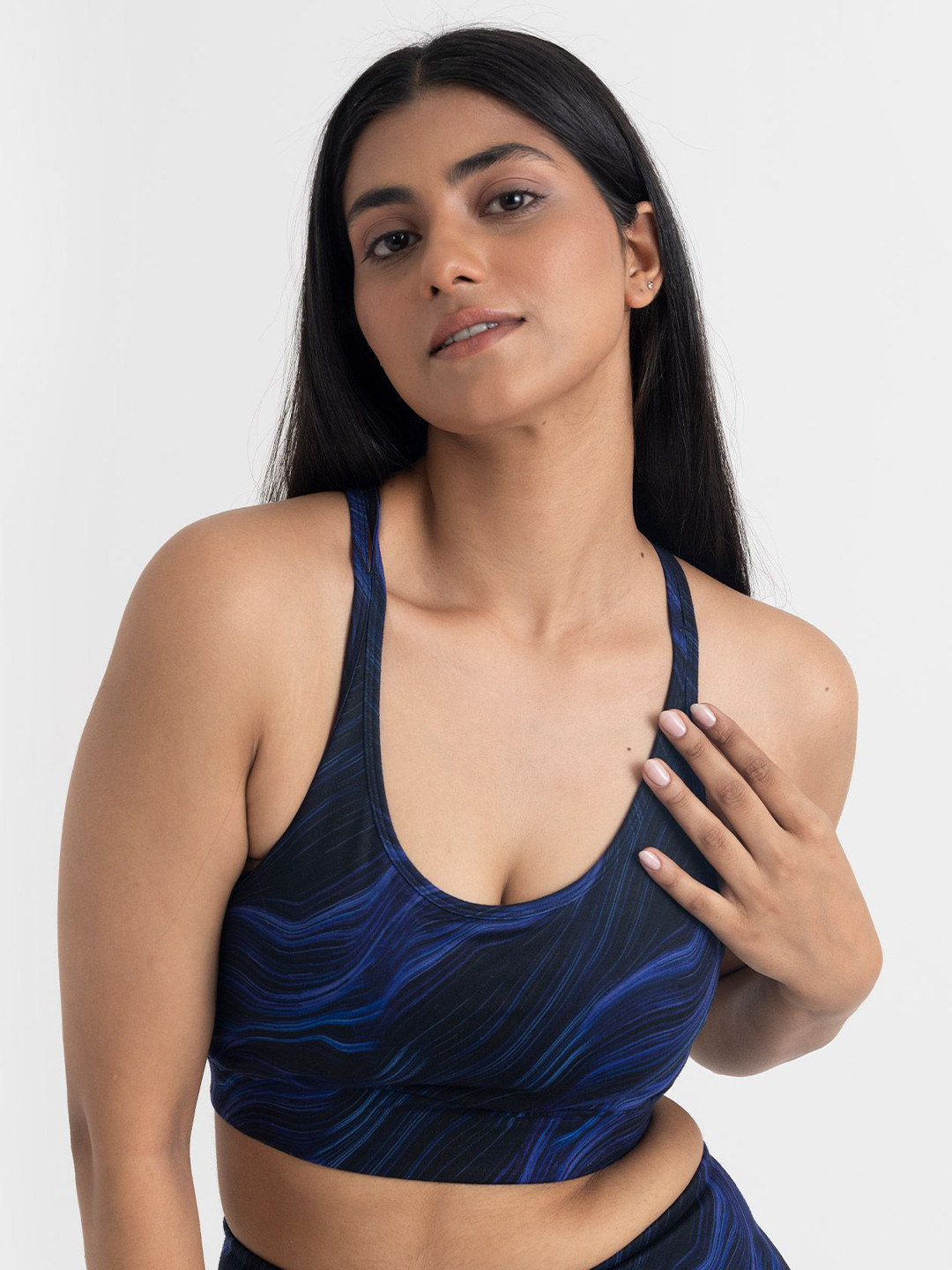 Hunnit Women Cosmic Wave Full Coverage Lightly Padded Removable Cups Cross Back Sports Bra