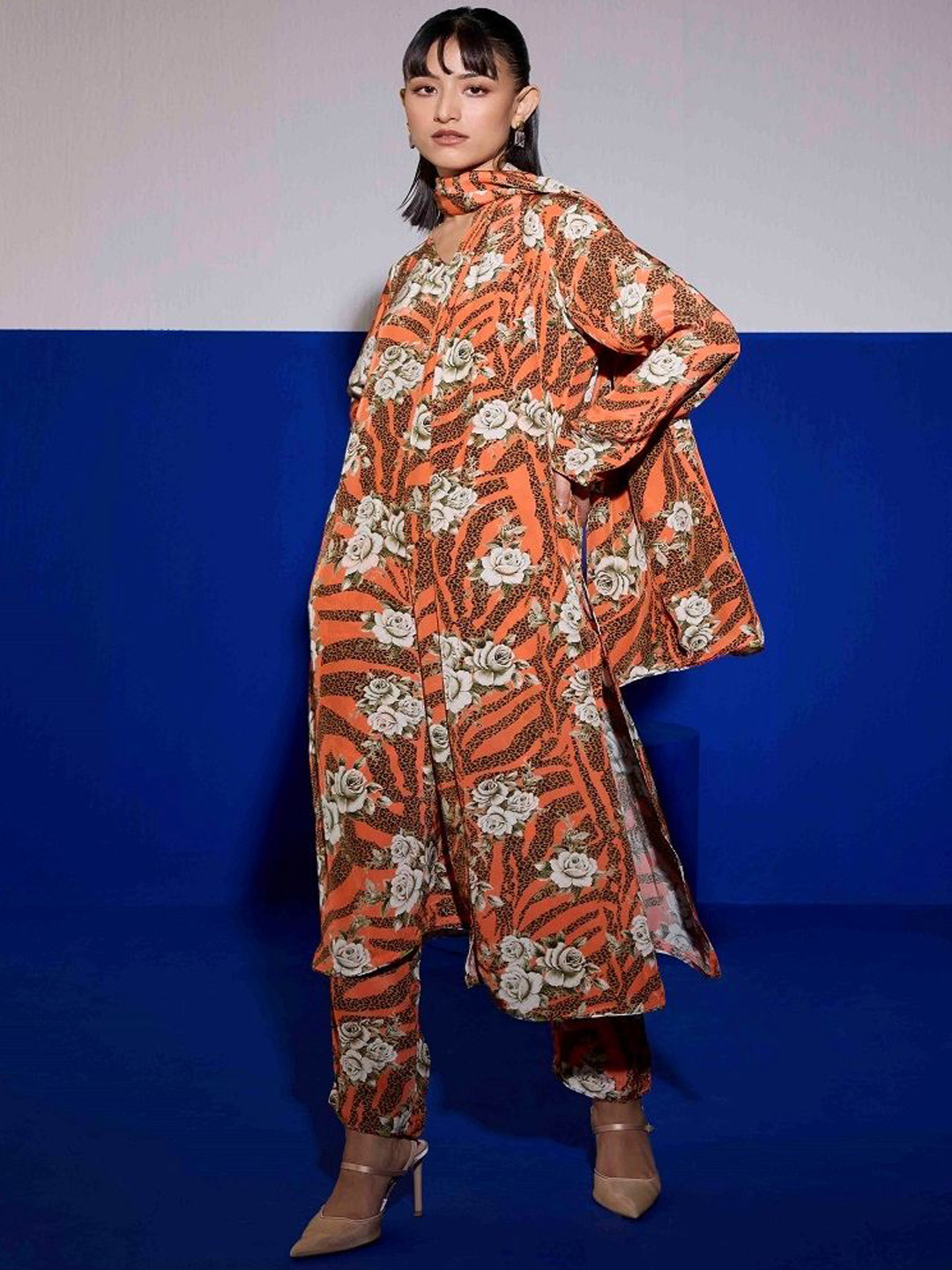 SIL SILA Printed V-Neck Tunic With Trouser