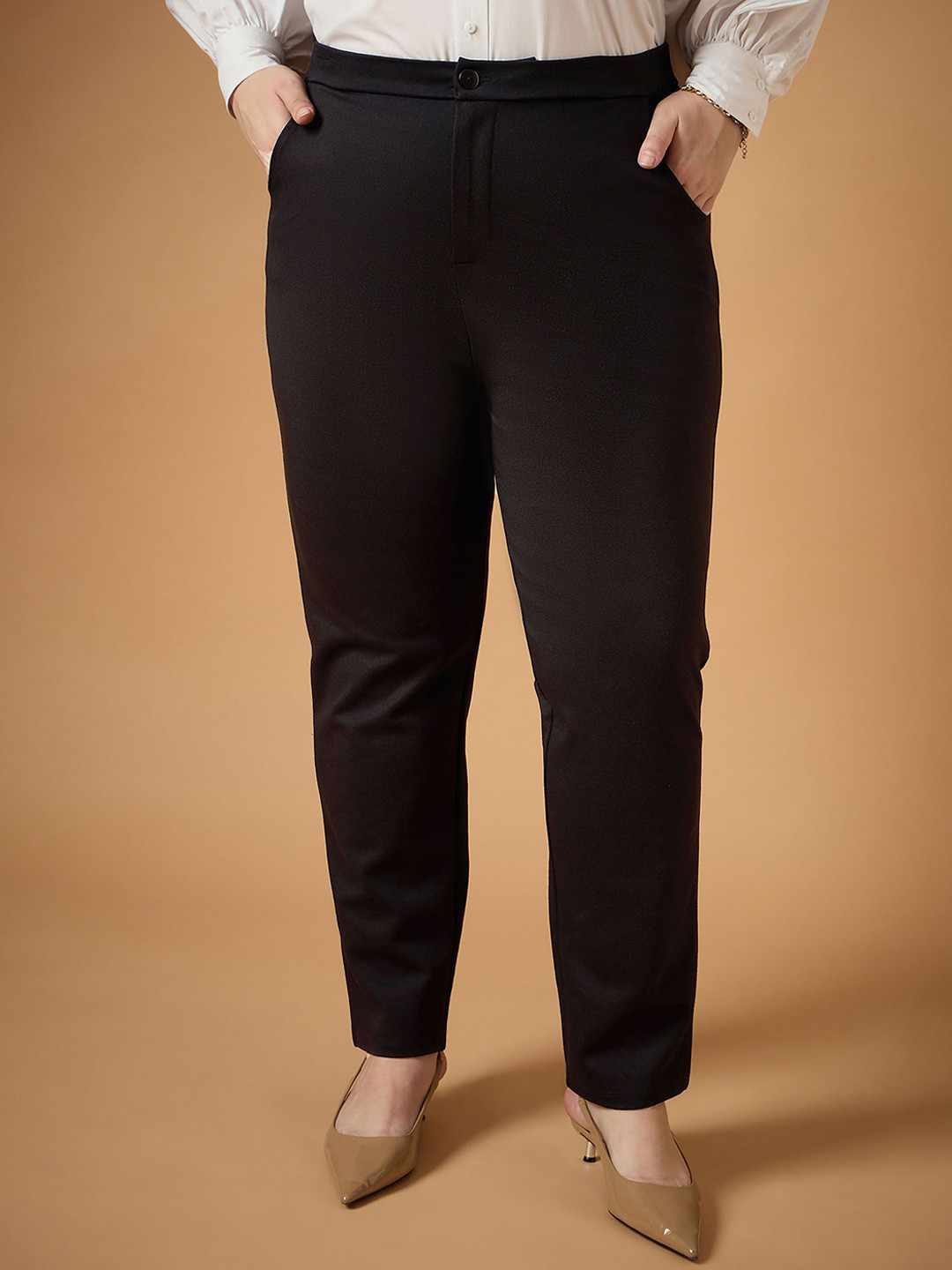 SASSAFRAS Curve Women Comfort Slim Fit High-Rise Trousers