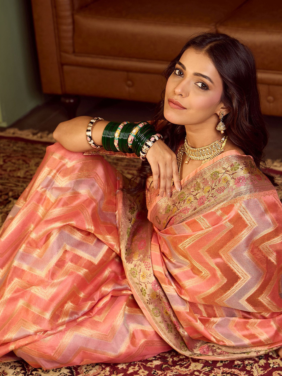 Sangria Zig Zag Pattern Woven Design Zari Banarasi Saree With Blouse Piece