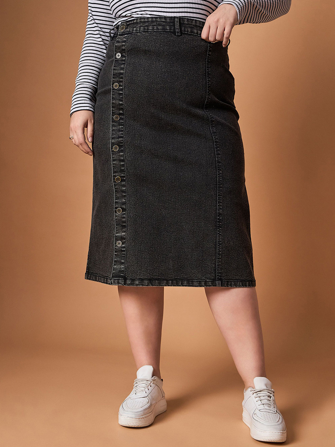 SASSAFRAS Curve Denim Straight Midi Skirts