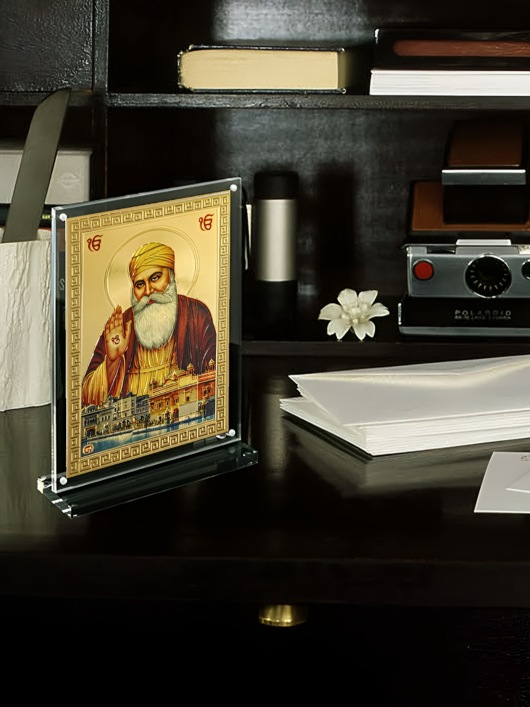 Hawai Gold Toned & Transparent Self Design Acrylic Table Photo Frame