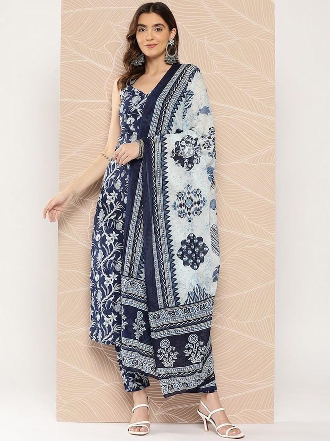 KRISKA Floral Printed Regular Straight Kurta with Pyjamas & Dupatta