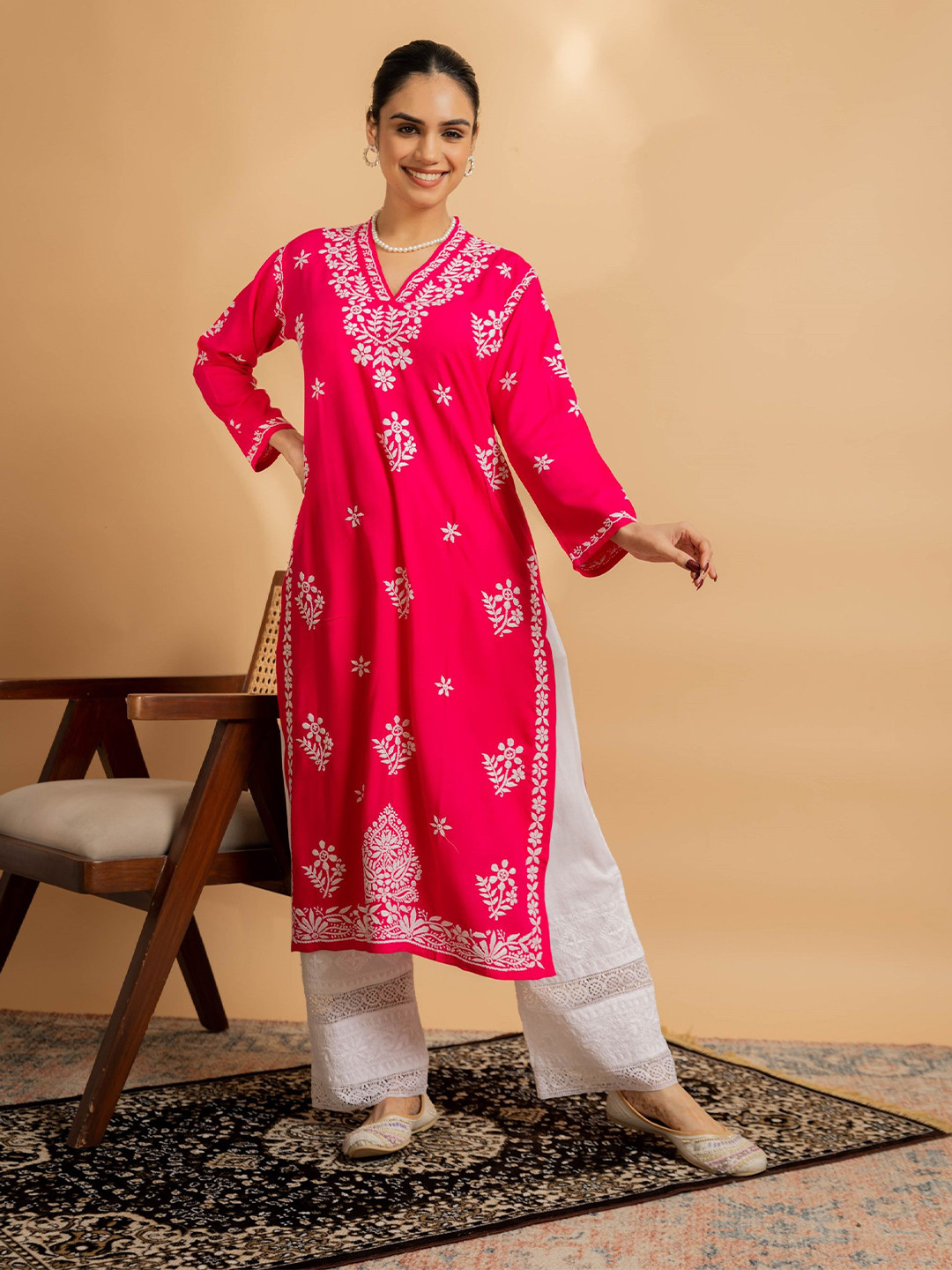 HOUSE OF KARI Pink Floral Embroidered V-Neck Chikankari Straight Cotton Kurta