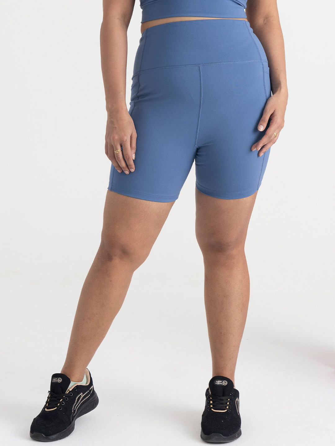 Hunnit Zen Cycling Slim Fit High Rise Training Shorts