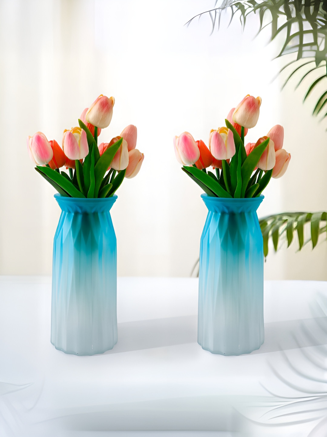 The Better Home Blue & White 2 Pieces Glass Flower Vases