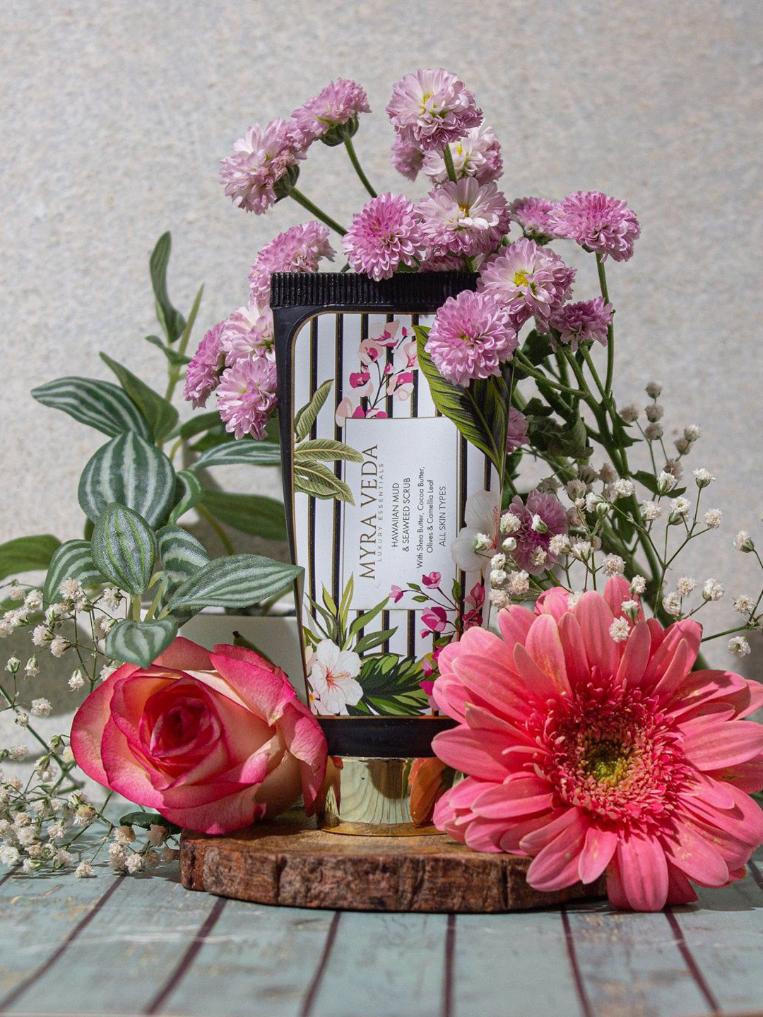 MYRA VEDA Hawaiian Mud & Seaweed Skin Brightening Scrub - 50 g