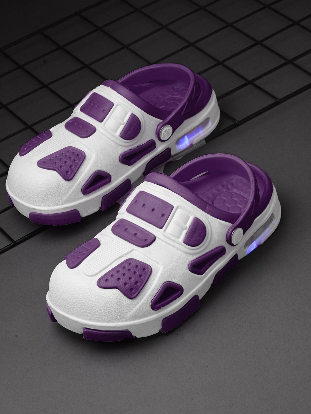 BIRDE Boys Clogs