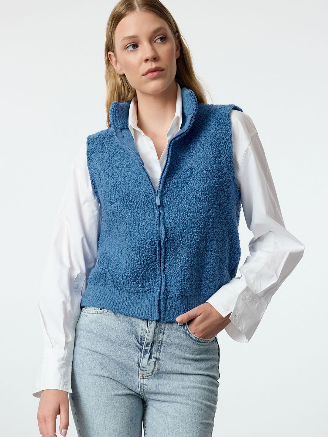 Trendyol Stand Collar Zipper Sleeveless Crop Jacket