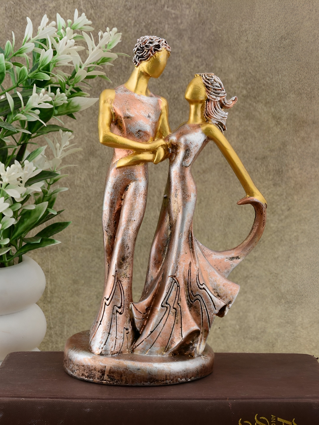 Zart Romentic Love Couple Gold Polyresin Glossy Living Room Medium Showpiece - 8.5 Inches