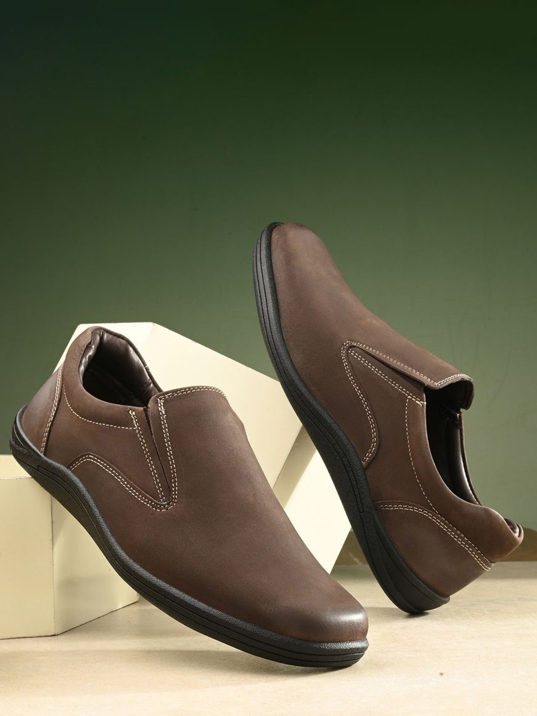 Auserio Men Leather Moisture Wicking Sneakers