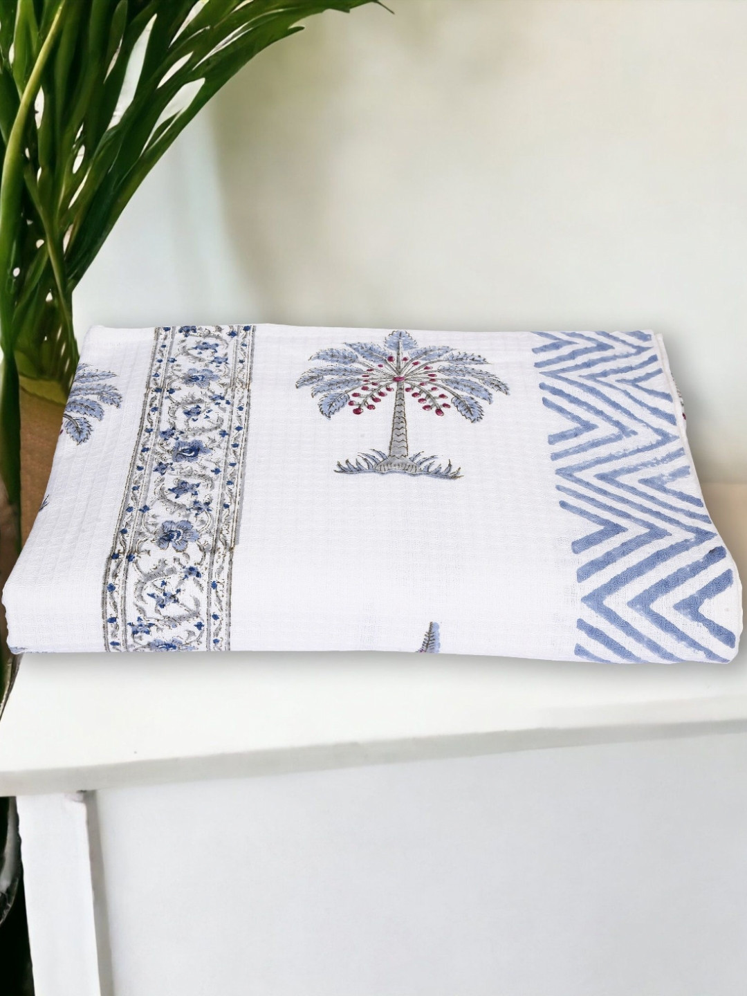 Texstylers Blue & White Tropical Printed Pure Cotton 300 GSM Bath Towel