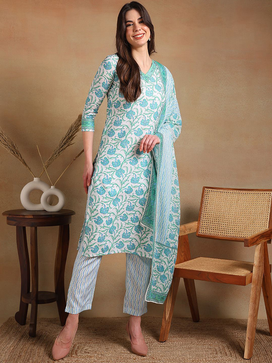 AHIKA Off White & Blue Floral Printed V-Neck Straight Kurta with Trousers & Dupatta