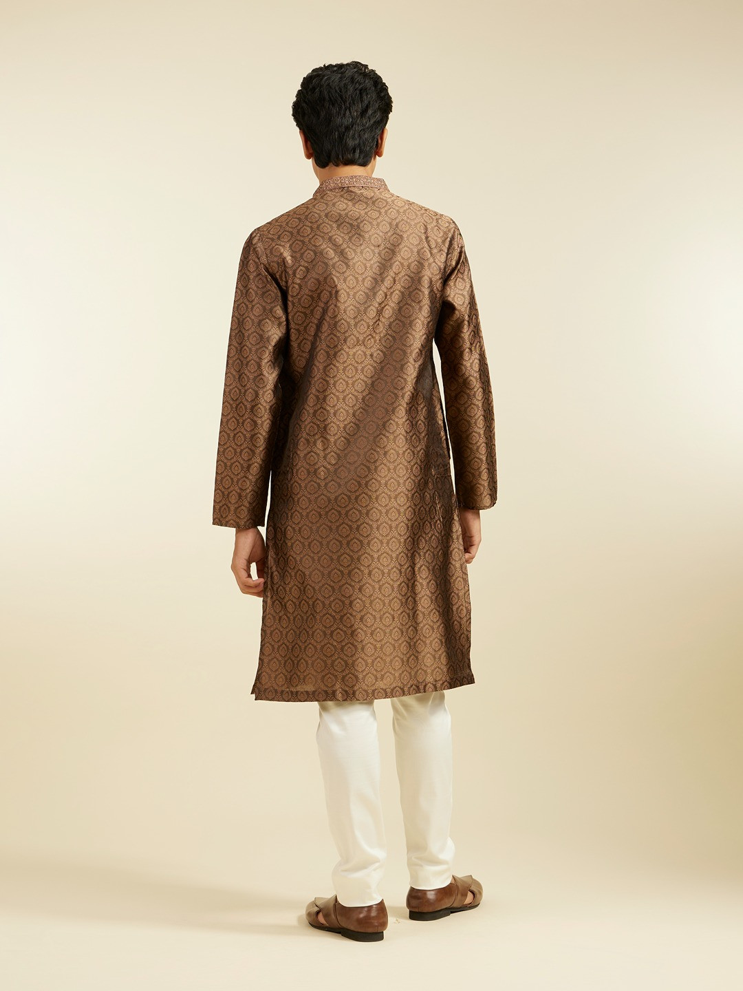 Diwas by Manyavar Men Art Silk Embroidered Kurta