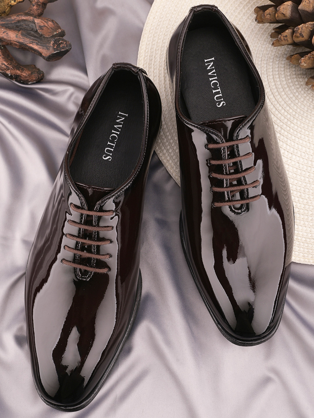 INVICTUS Men Patent Wholecut Lace Up Shoes