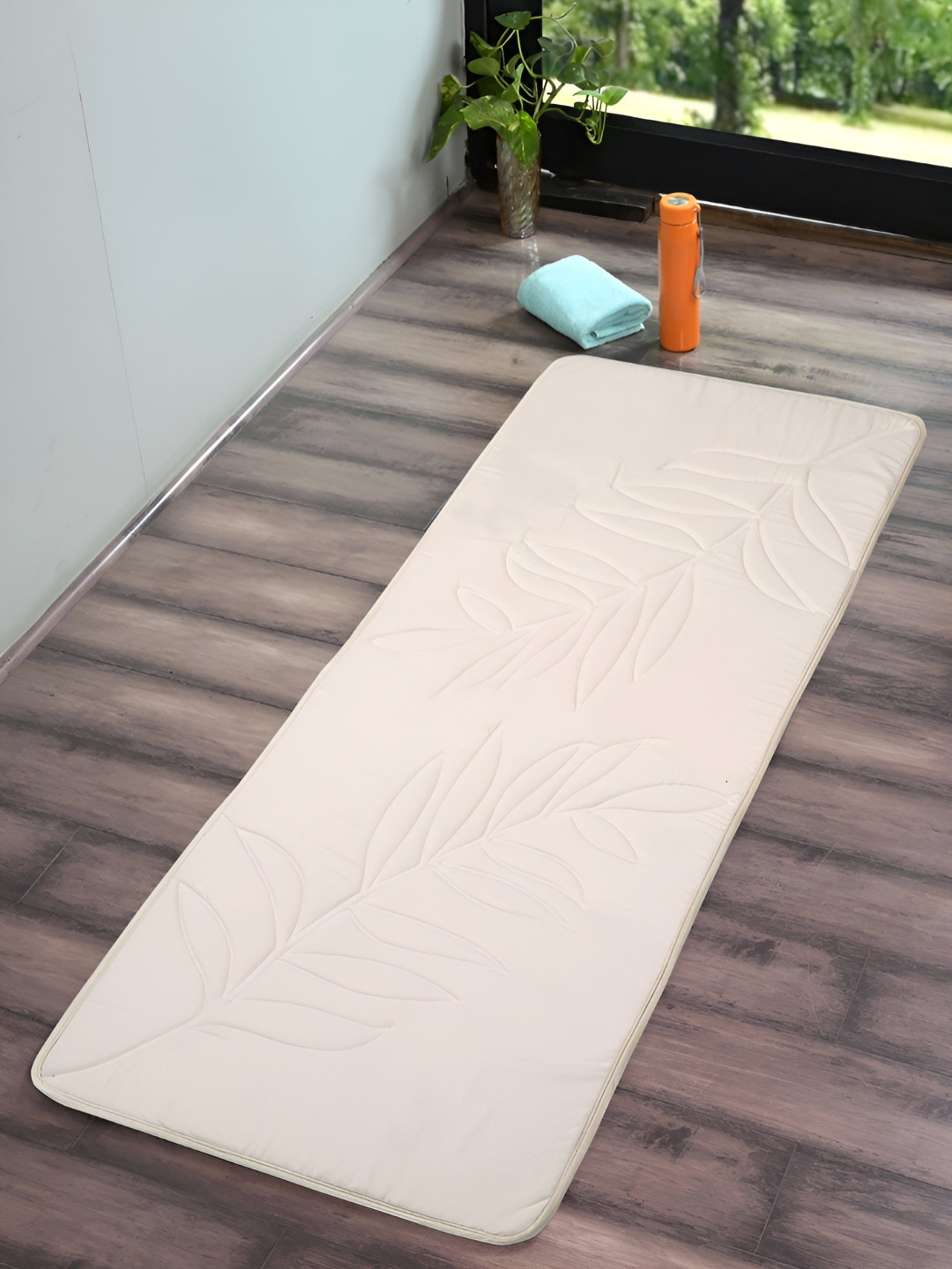 Saral Home Off White & Black Tropical Textured Cotton Anti Skid Indoor Yoga Mat