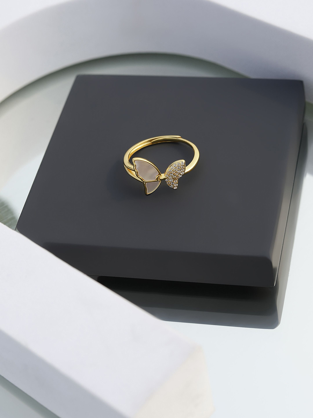 DIAVO 925 Sterling Silver Gold-Plated Stone Studded The Graceful Eleanor Finger Ring