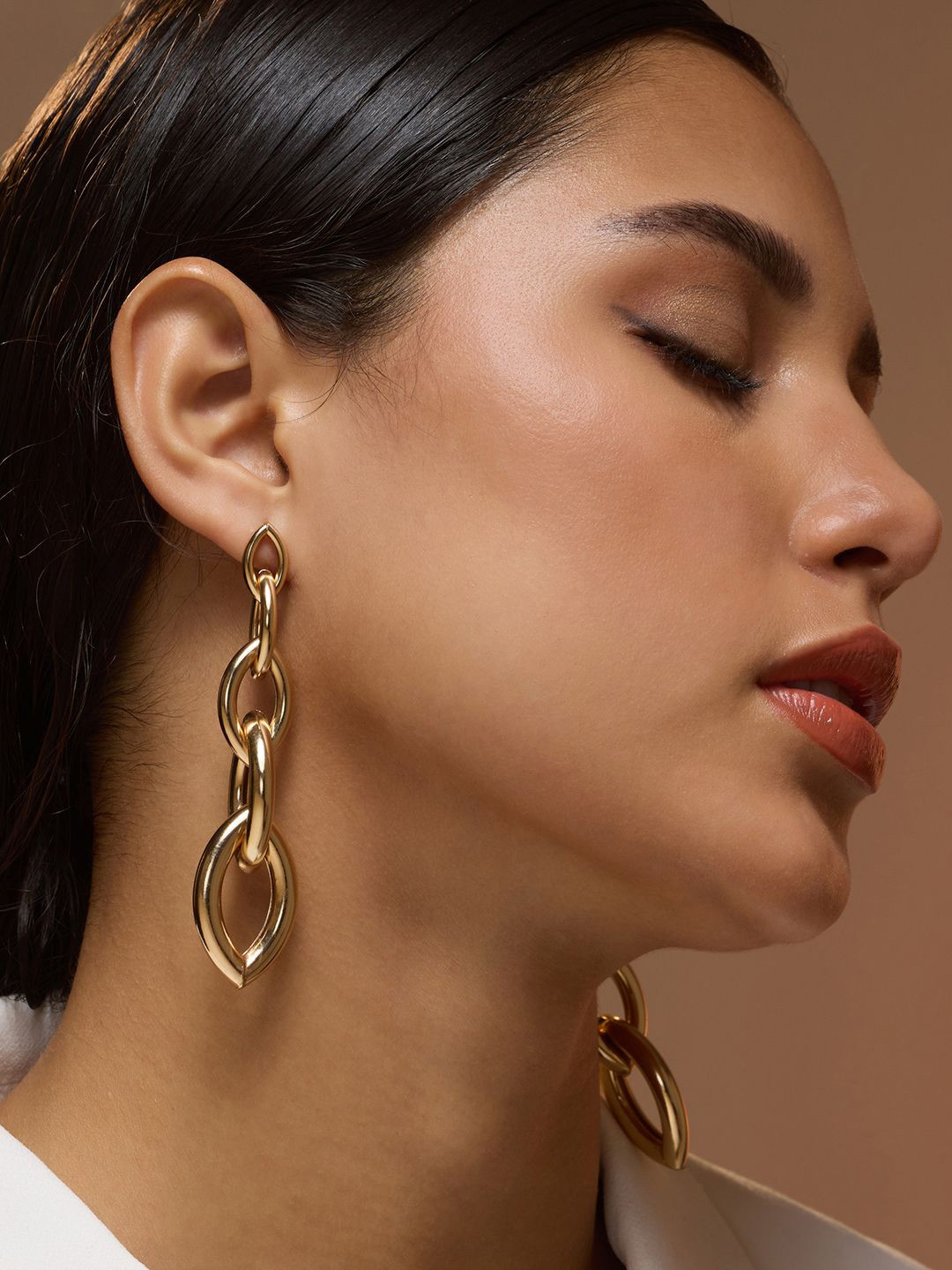 SOHI The Marquise Link Gold-Plated Contemporary Drop Earrings