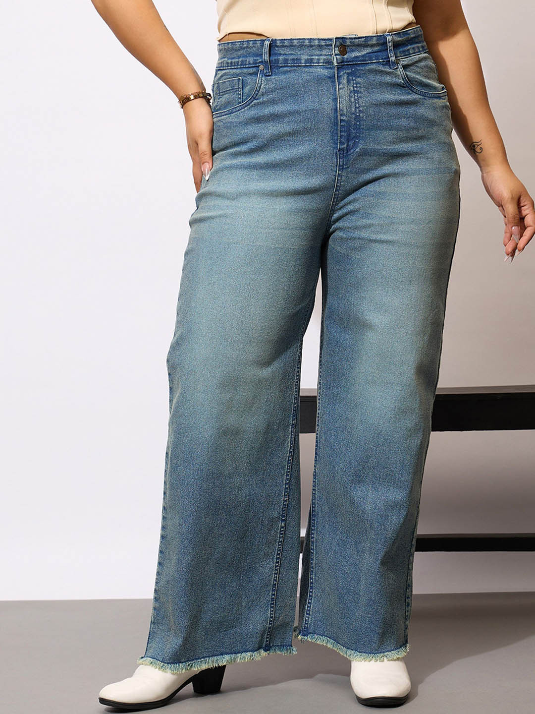 SASSAFRAS Curve Women Comfort Flared High-Rise Light Fade Stretchable Cotton Jeans