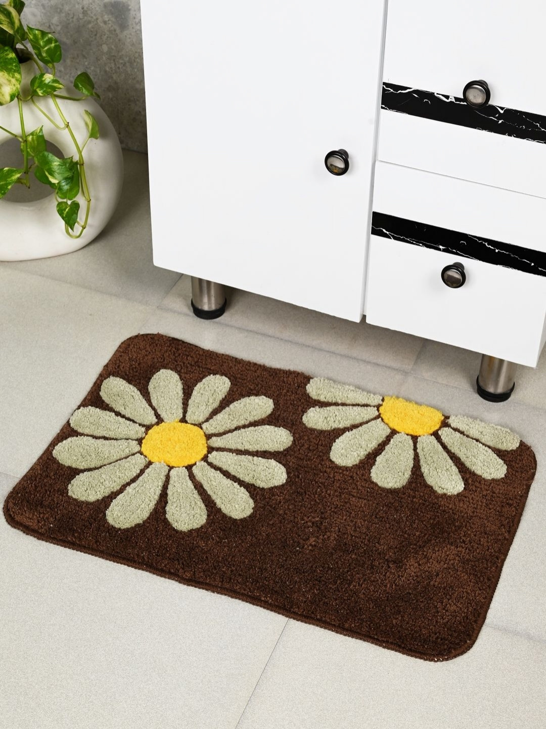Saral Home Brown & Yellow Floral Printed 2200 GSM Anti- Skid Bath Rug