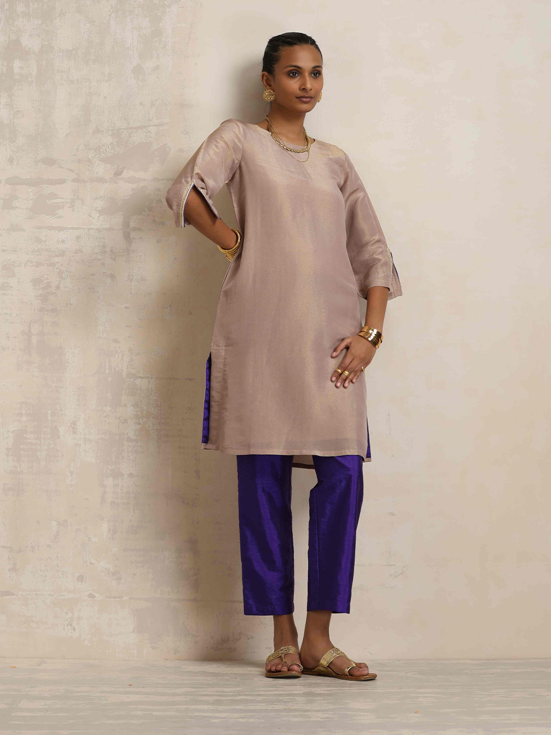 trueBrowns Round Neck Slit Sleeves Tunic With Trousers