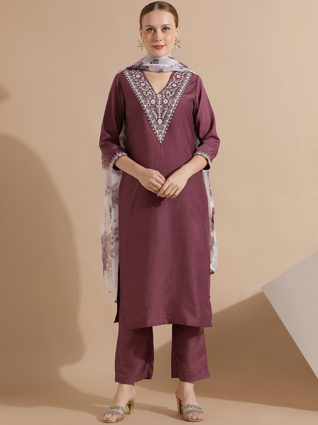 Jaipur Kurti Embroidered Silk Blend Kurta Set with Floral Dupatta