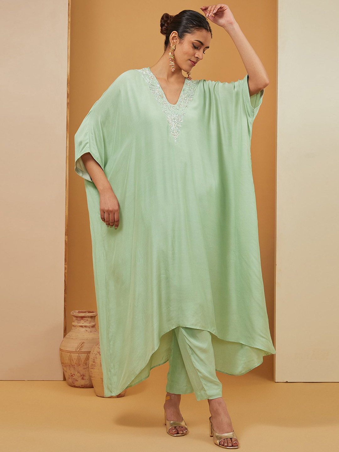 neha khullar Women Embroidered Regular Kurta with Trousers