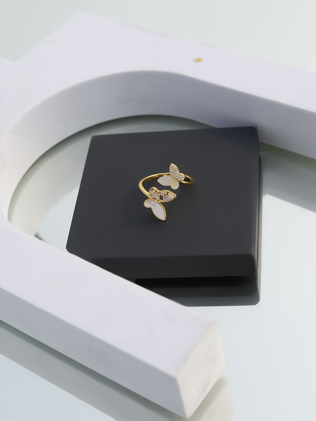 DIAVO 925 Sterling Silver Gold Plated Stone Studded Dazzling Monarch Finger Ring