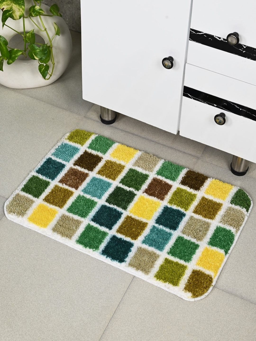 Saral Home White & Yellow Printed Anti-Skid Bathmats