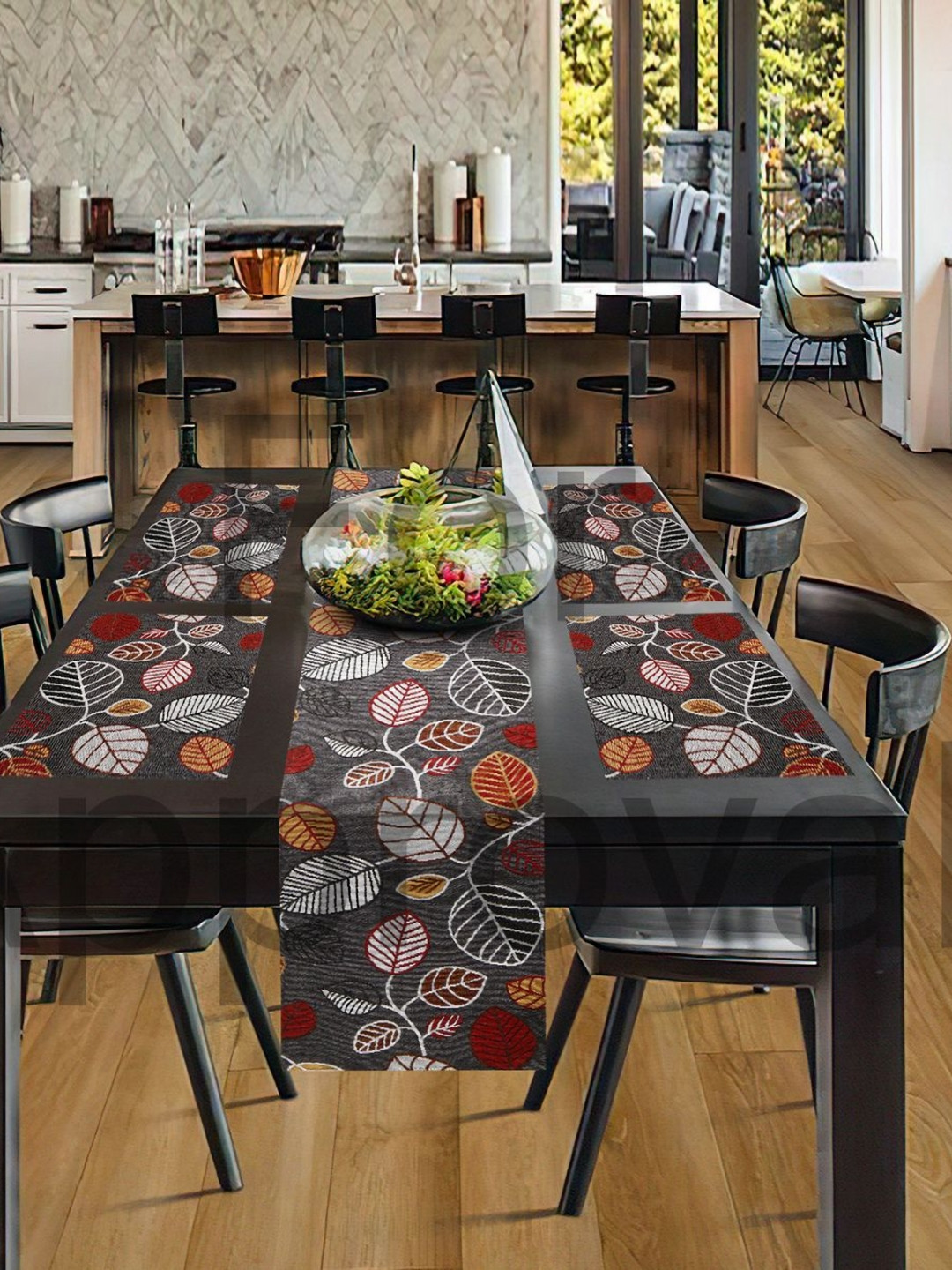 PRAKARTIK Set of 5 Black & White Printed Cotton Dining Table Mats With Runner