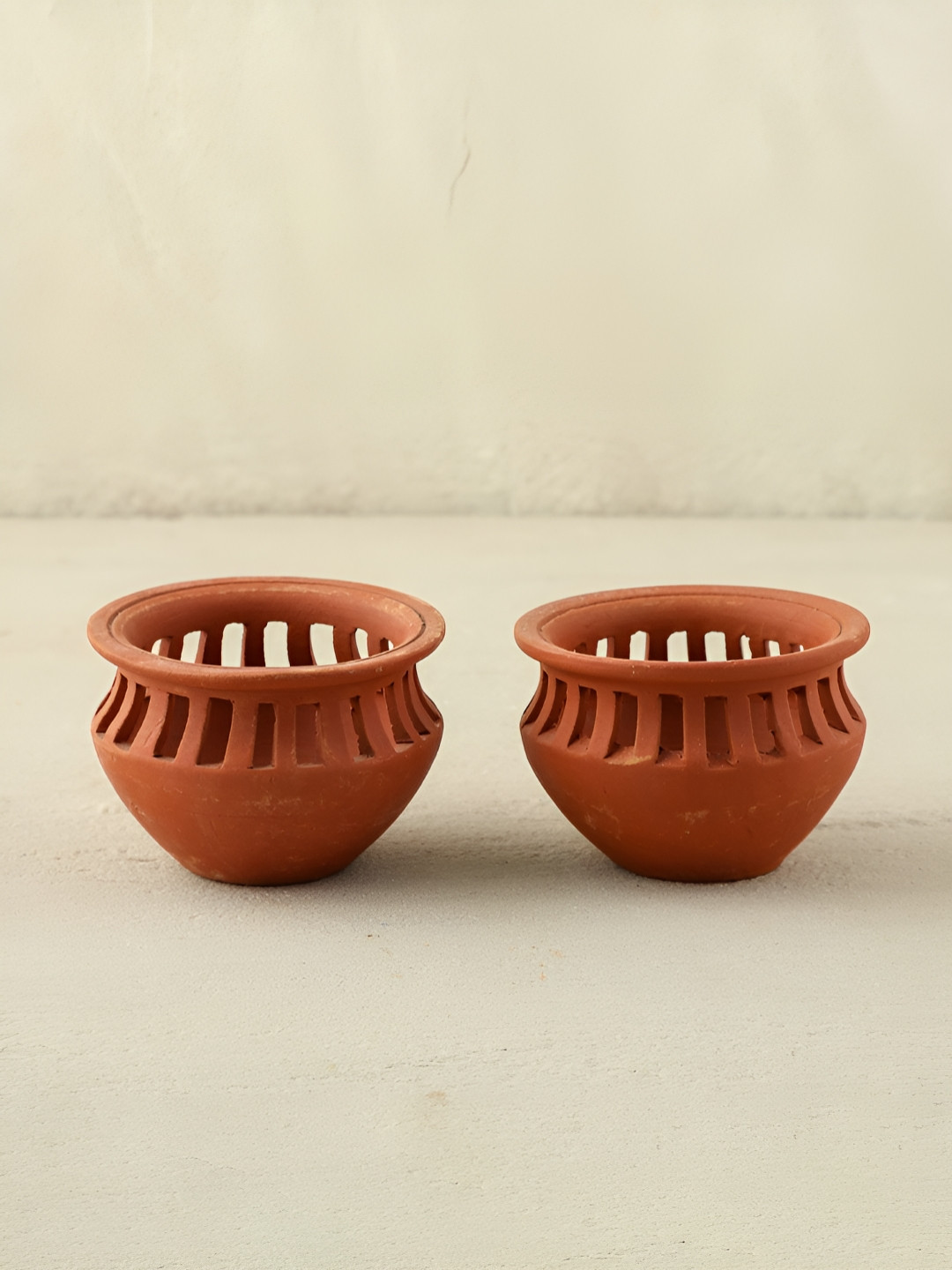 Eyaas Brown 2 Pieces Textured Tealight Clay Candle Holders