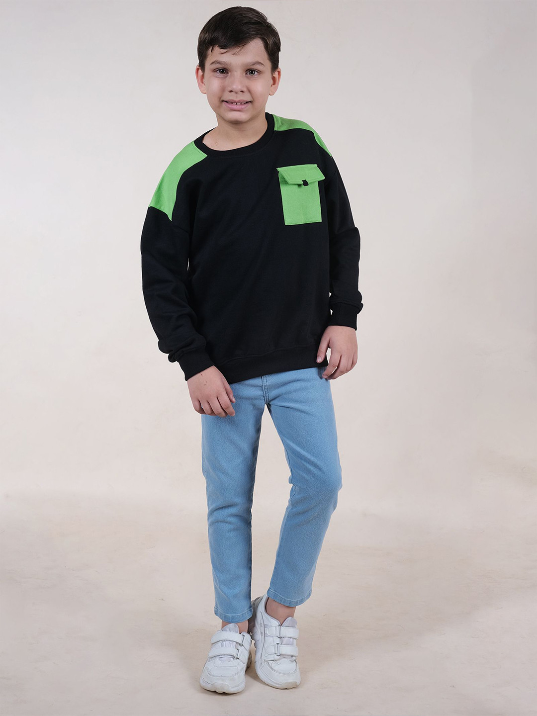 KiddoPanti Boys Round Neck Colourblocked Sweatshirt and Jeans