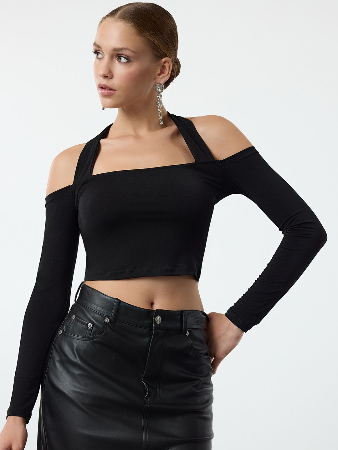 Trendyol Cold-Shoulder Bardot Crop Top