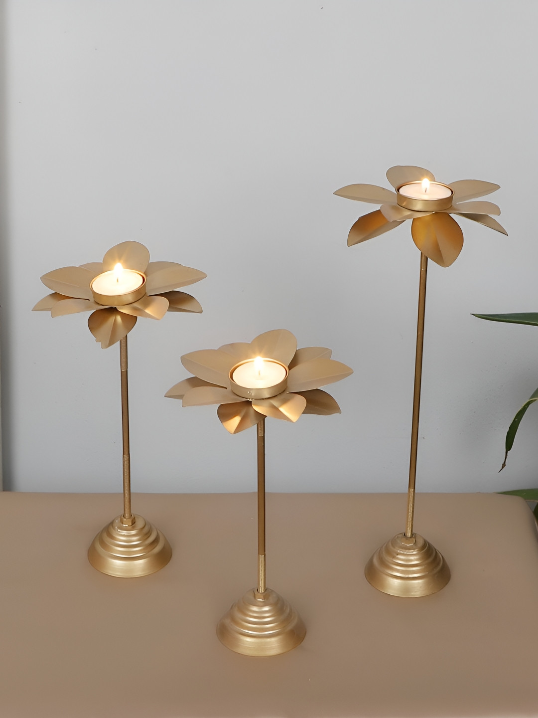 Amaya Decors Gold-Toned 3 Pieces Five Flower Leaves Detachable Tealight Candle Holders